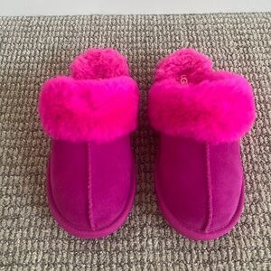 UGG Cozy II Slipper - Little Kid Size 2 - Rock Rose - NWT